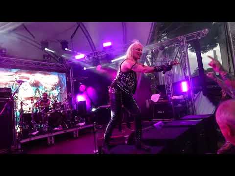 Doro - Für immer - Full Metal Holiday 2018.mp4