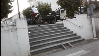 preview picture of video 'husqvarna te 250 a subir escadas'
