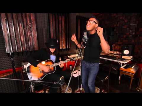 Desi Valentine - "Shout" - (live acoustic)