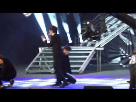 B2ST- Fiction (SBS K-pop Super Concert)