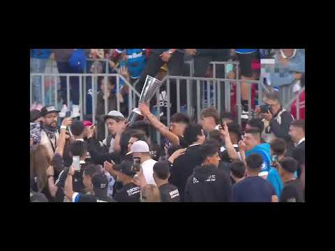 ""Un equipo de regiones..., donde el hincha es de verdad de corazón" Huachipato cam" Barra: Los Acereros &bull; Club: Huachipato