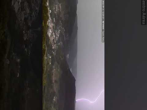 Veja o raio que atingiu Santa Maria do Herval ⚡️⛈️ #camerasdaserra #raios