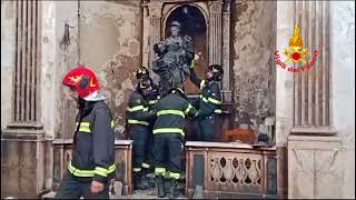 il-recupero-di-tre-statue-sacre-dopo-l-incendio-nel-santuario-san-ciriaco