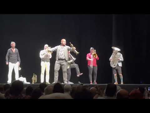 Thomas Gansch plays trumpet and flugelhorn at the same time