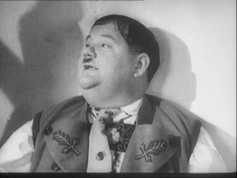 Lachen Sie mit Stan und Ollie - 13 - Das Schweizermädel Intro/Ende