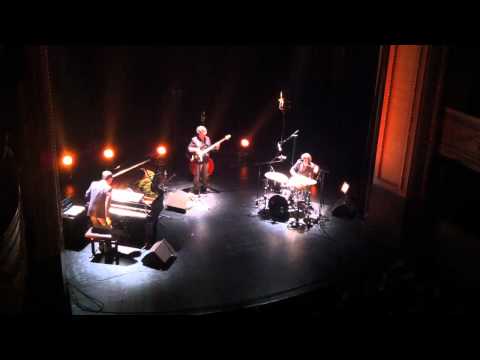 boNObo Trio Live au Grand R