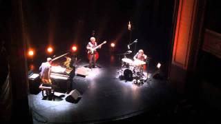 boNObo Trio Live au Grand R