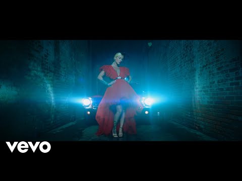 Leslie Shaw Bombón Official Video