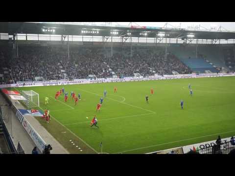 1.FC Magdeburg vs FSV Zwickau, Glanzparade Brinkies nach Kopfball Beck