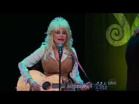 Dolly Parton sings "From Here to the Moon and Back" on The Bachelorette