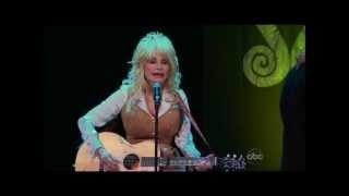 Dolly Parton sings &quot;From Here to the Moon and Back&quot; on The Bachelorette