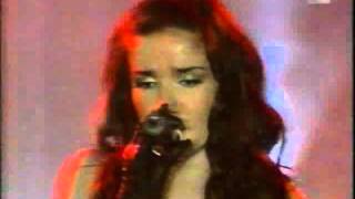 Natalia Oreiro - Y te vas conmigo - Concierto en Eslovaquia (2001)