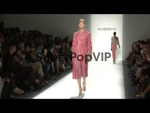Models walk the runway at Katya Leonovich - Runway - Spri...