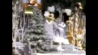 Here Comes Santa Claus Disneyland Very Merry Christmas