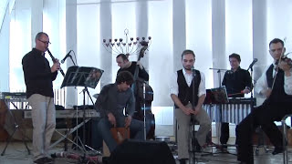 Bay Mir Bistu Sheyn (בײַ מיר ביסטו שיין) by HOPKELE האָפּקעלע