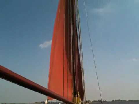 Erster Segelversuch mit unserem Plattbodenschiff