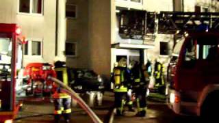preview picture of video 'Einsatz: Feuer im Treppenhaus in Marienheide-Müllenbach'