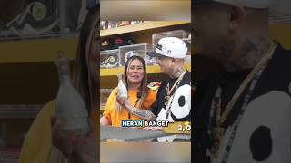 Download lagu A woman is determined to sell volcanic ash for 13 million rupiah to Bos Toyo's shop. mp3