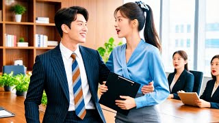 5年前他被抛棄決心報復，再見面他已是首富總裁，直到看見她身邊縮小版的他才知道當年真相，後悔不已用盡所有寵愛也要追回她！#shortdrama #CEO #romantic#一口气看完