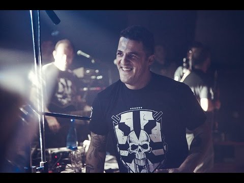 Εισβολέας - Σημεία Και Πτυχές