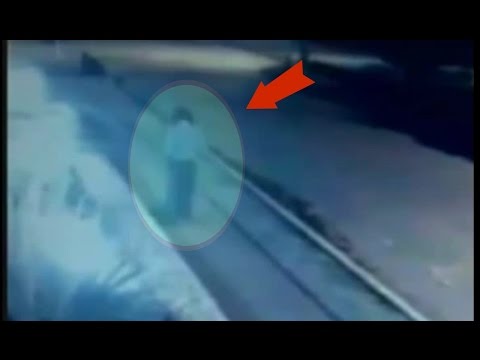 Woman Disappearing Caught On CCTV! Spanish News Video
