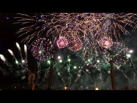 Prague Rings in 2019 with a SPECTACULAR fireworks show!