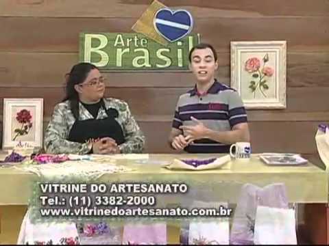 Bolsa bordada com coração de fitas por Valéria Soares