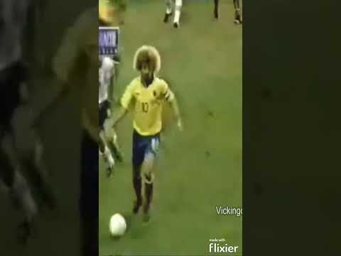 El Pibe VALDERRAMA 🇨🇴 le tira un caño a Astrada en El Monumental 🇦🇷