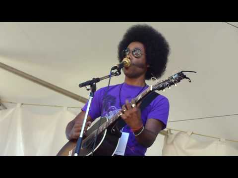 Alex Cuba - Vancouver Folk Fest - Whistle along - 07.18.10.mp4