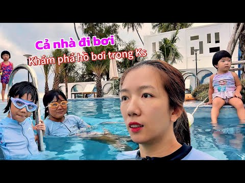 Đi bơi Hồ Bơi Bố mẹ bất ngờ khi thấy Vani bơi cũng rất giỏi