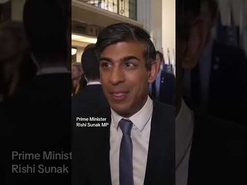 Rishi Sunak arrives in Jerusalem