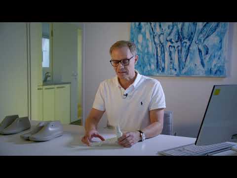 Dr. Jens Enneper erklärt: Auf diese Fußgymnastik und Schuhe sollten Sie bei breiten Füßen achten