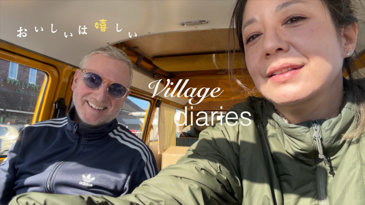 イギリスの春。桜とVWキャンパーとデジ子とビンテージ服。