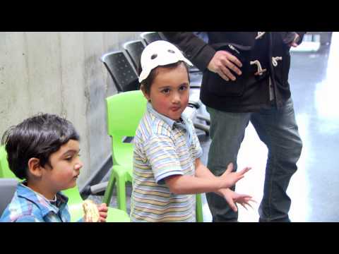 Los niños se divierten con Maguaré Interactivo