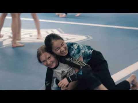 FRAMTÍÐIN ER Í MJÖLNI / MJÖLNIR IS THE FUTURE