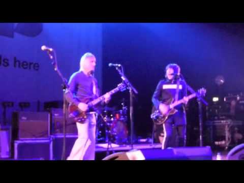 Miles Kane & Paul Weller NEW SONG 'You're gonna get it' @ Hammersmith Apollo