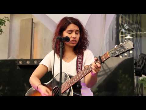 Alessia Cara: Paris
