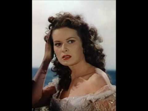 Maureen O'Hara singing The Next Market Day