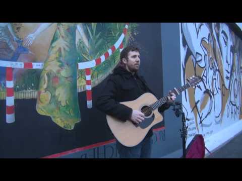 Mike Mizwinski - Hallelujah Live at The Berlin Wall