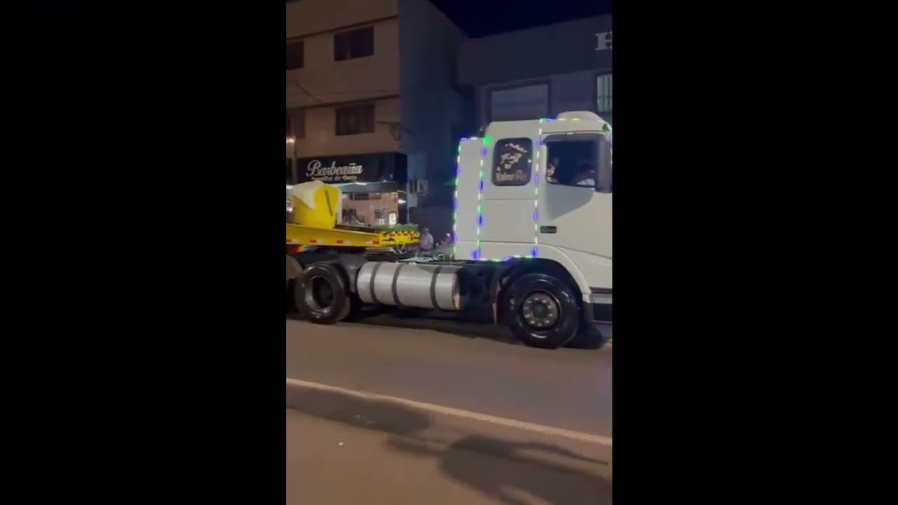 Pato Bragado realiza sua Oktoberfest 2025 com desfile e muita animação