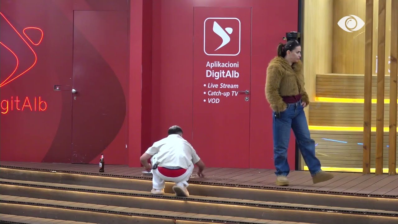 “E laj dhe e ha”/ Gjesti bisedon me Rozanën për ushqimin që Vserlo i hodhi në tokë