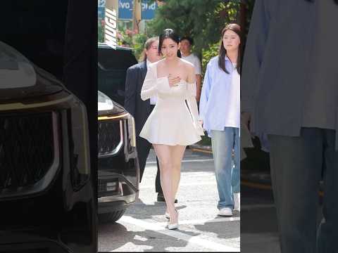 화창한 날씨에 여신 카리나