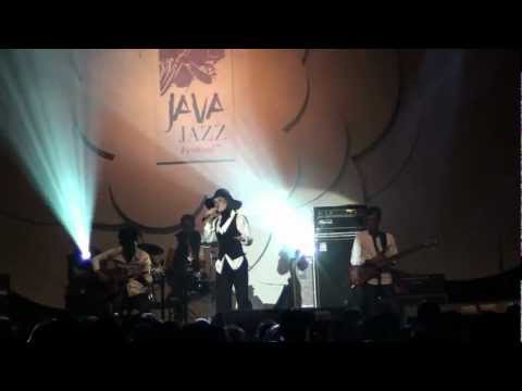 Java Jazz Festival 2013 - Dewi Sandra