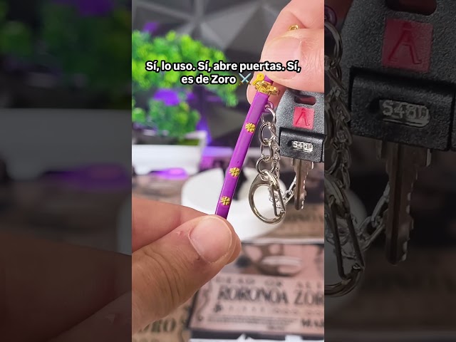 Vídeo relacionado con Cinereplicas ONE PIECE - Llavero Luffy - 103.8cm - Licencia Oficial