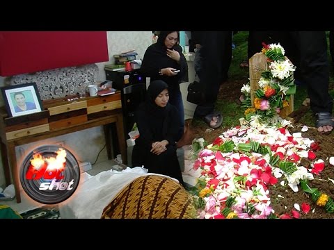 Duka di Pemakaman Oon Project Pop - Hot Shot