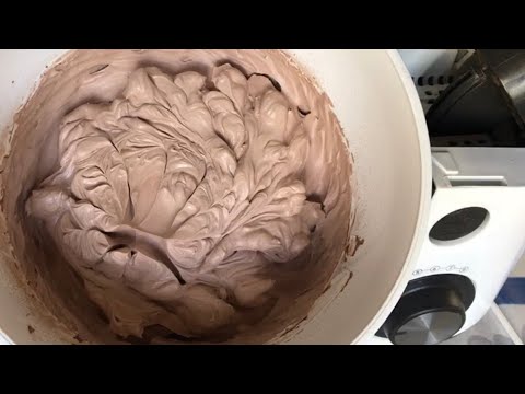 HOW TO MAKE SUPER EASY CHOCOLATE WHIPPED CREAM