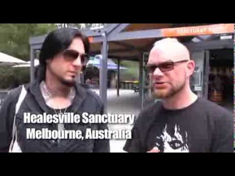 Five Finger Death Punch goes to the Zoo