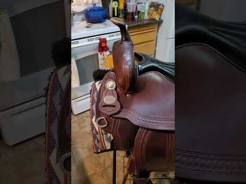 Mahogany Crates 2172-2 Classic Light Trail Saddle 15" Pre-owned