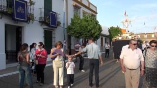 preview picture of video 'Pasitos. CRUZ DE ARRIBA, Villarrasa, 31-5-2012.'