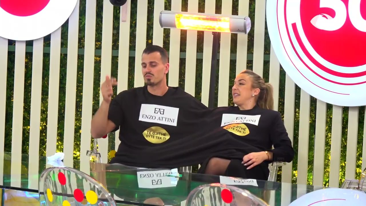 Ke hyrë këtu me këngën e West Side Family/ Mateo-Juelës, banorja: Ti ke hyrë si ish-i dashuri...